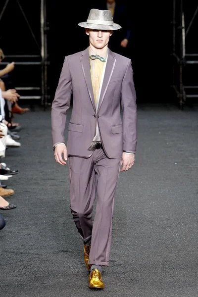 Look 52